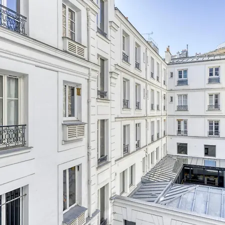 Grand Champs Elysees De Gamme 8pers Metro Wifi
